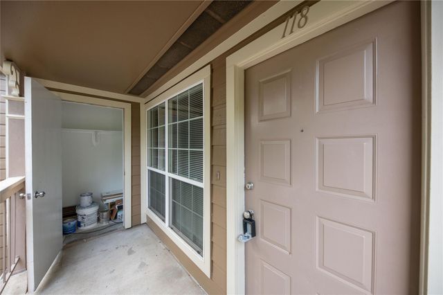 1880 White Oak Drive 118, Houston, TX 77009