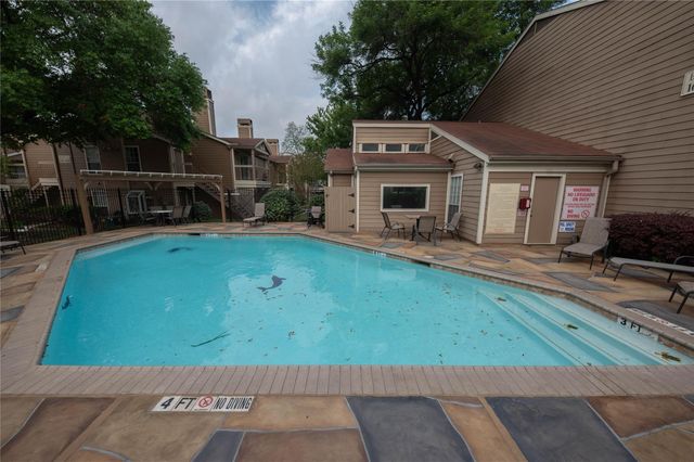 1880 White Oak Drive 118, Houston, TX 77009