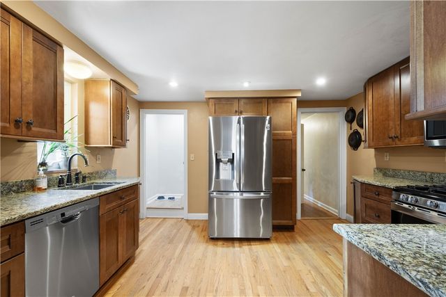 224 Hays Rd, Upper St Clair, PA 15241