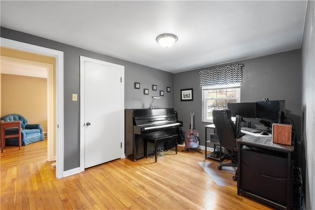 224 Hays Rd, Upper St Clair, PA 15241