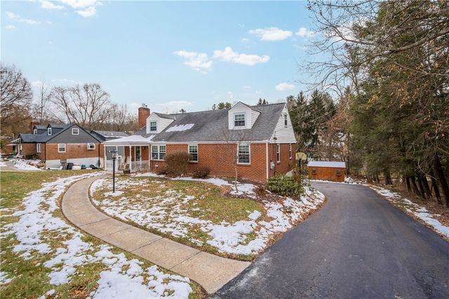 224 Hays Rd, Upper St Clair, PA 15241