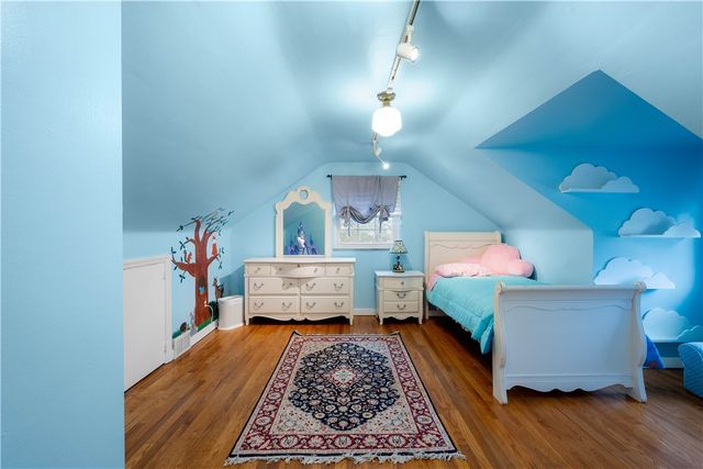 224 Hays Rd, Upper St Clair, PA 15241