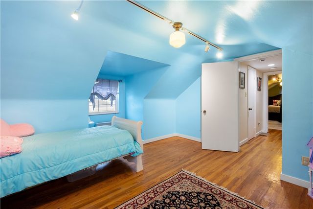 224 Hays Rd, Upper St Clair, PA 15241