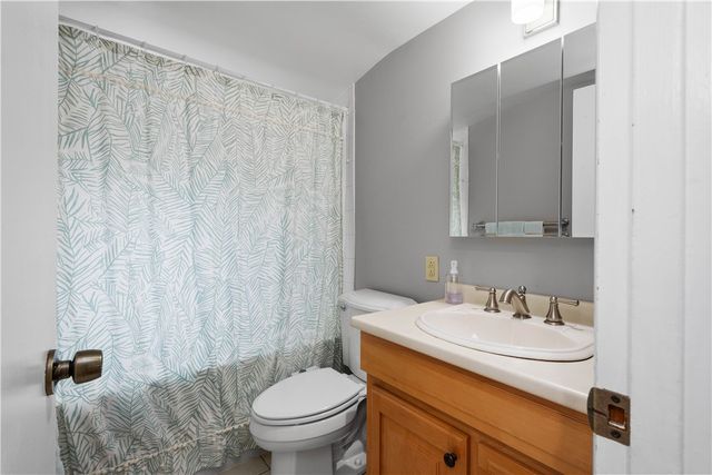 224 Hays Rd, Upper St Clair, PA 15241