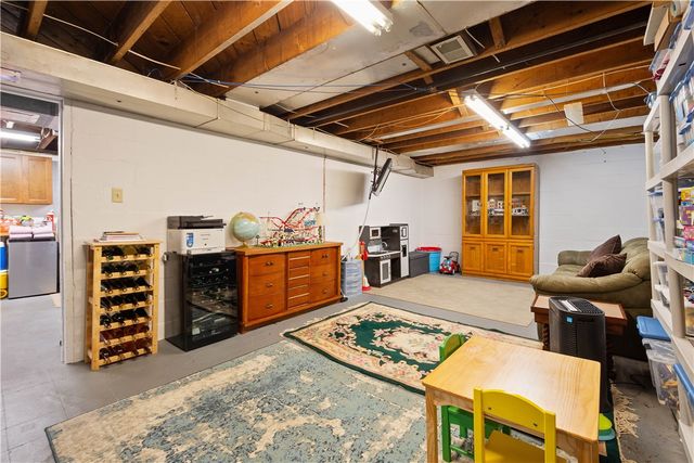 224 Hays Rd, Upper St Clair, PA 15241