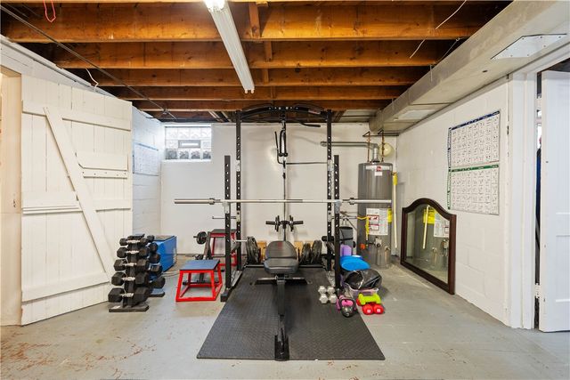 224 Hays Rd, Upper St Clair, PA 15241