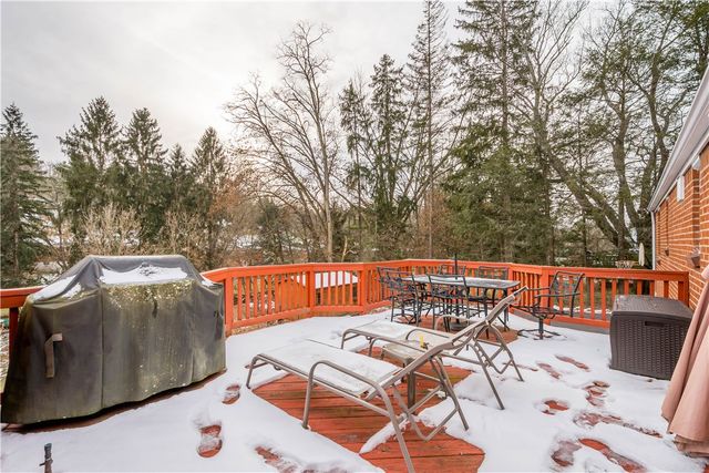 224 Hays Rd, Upper St Clair, PA 15241