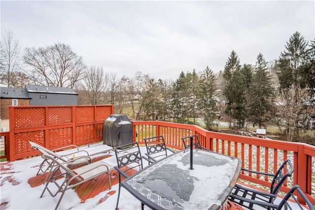 224 Hays Rd, Upper St Clair, PA 15241