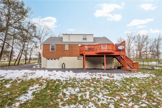 224 Hays Rd, Upper St Clair, PA 15241