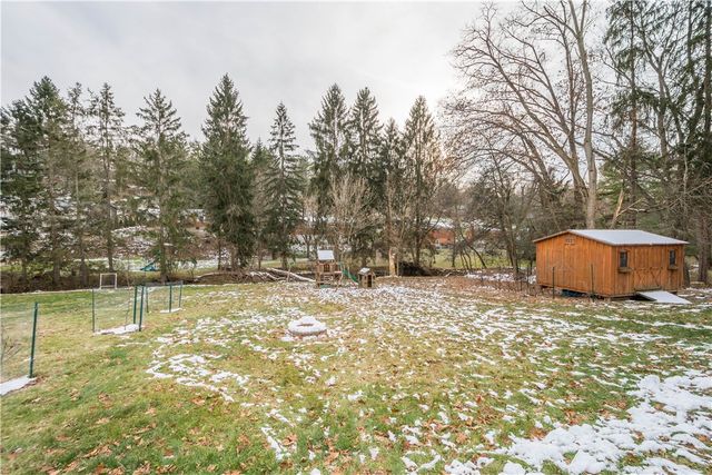 224 Hays Rd, Upper St Clair, PA 15241