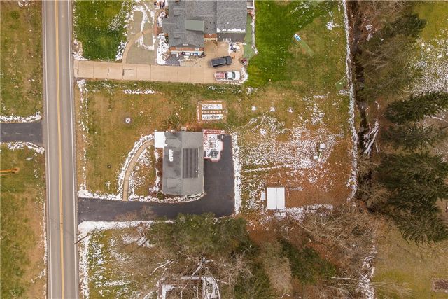 224 Hays Rd, Upper St Clair, PA 15241