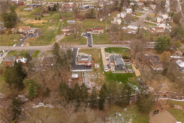 224 Hays Rd, Upper St Clair, PA 15241