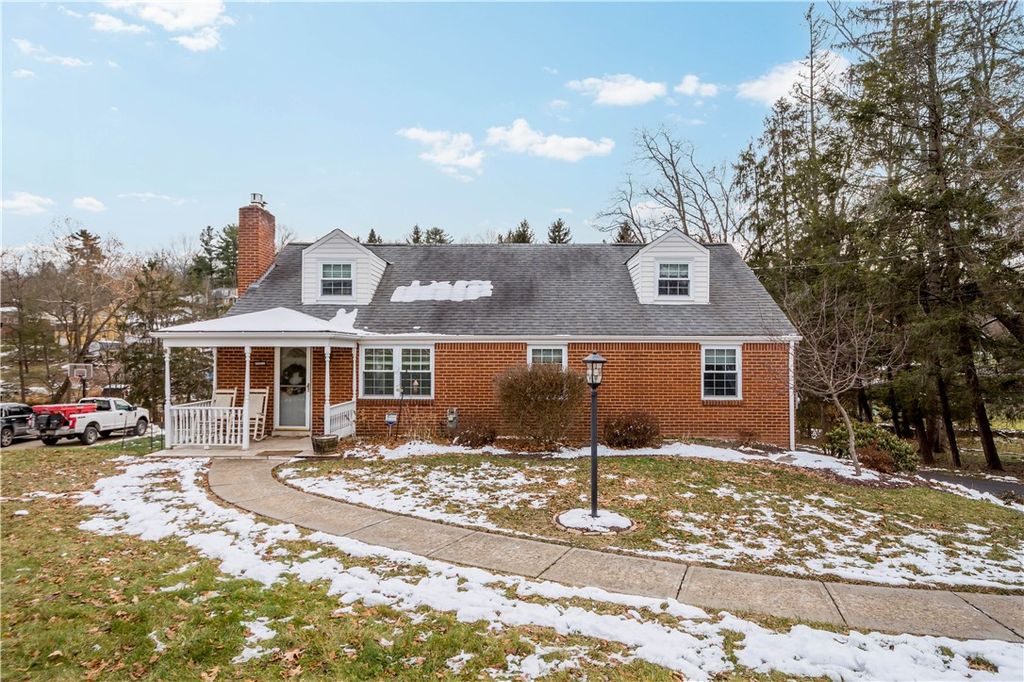 224 Hays Rd, Upper St Clair, PA 15241
