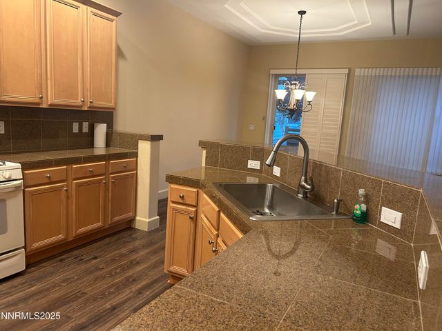 6615 Aston Circle, Sparks, NV 89436