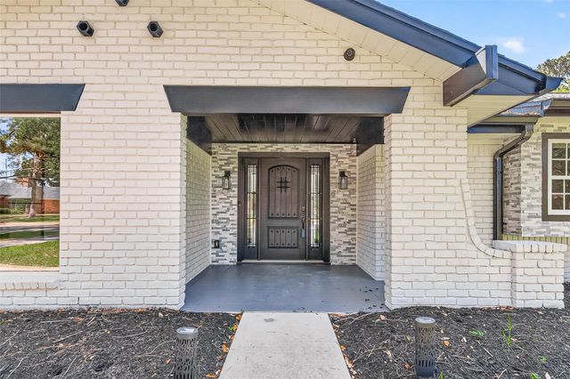 9519 Moorberry Lane, Houston, TX 77080