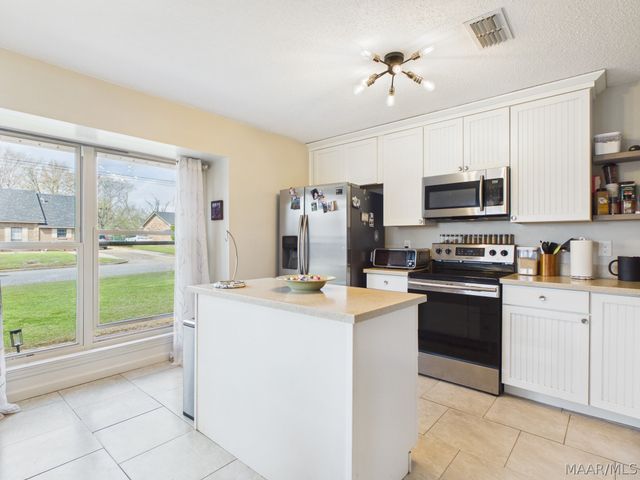 1809 Jenny Drive, Prattville, AL 36066