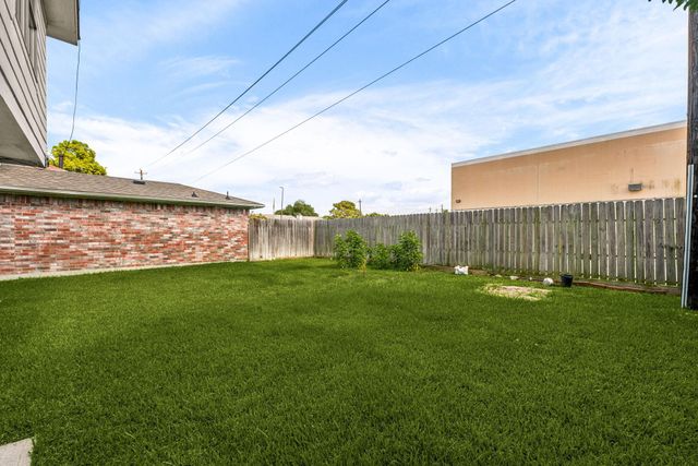 11715 Evesborough Drive, Houston, TX 77099