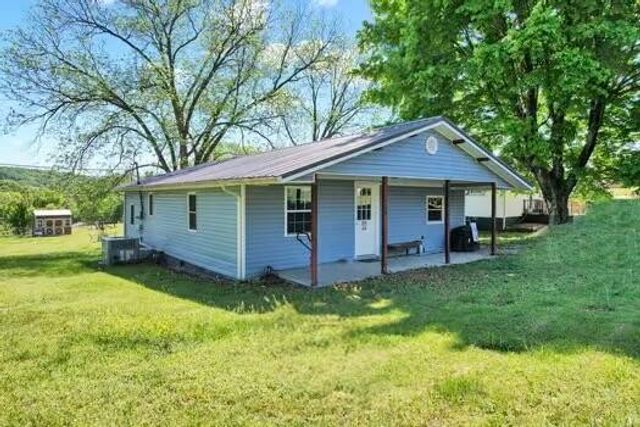 114 Chapel Avenue, Sweetwater, TN 37874