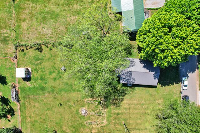 114 Chapel Avenue, Sweetwater, TN 37874