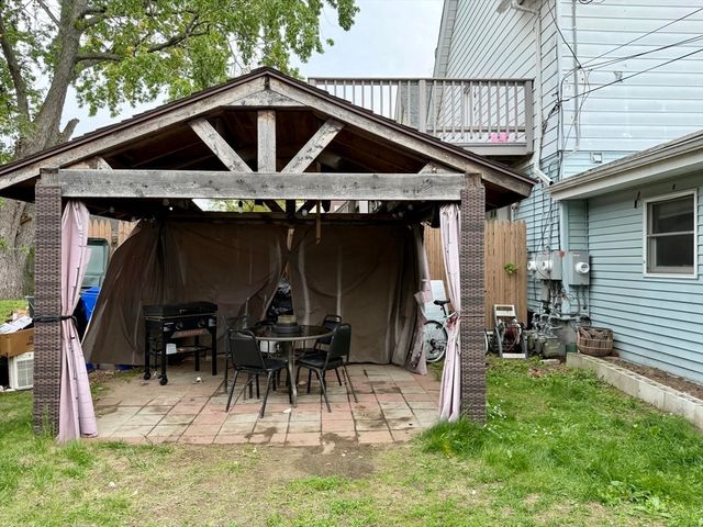 827-831 Armory St, Springfield, MA 01107