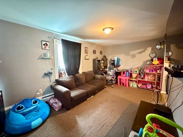 827-831 Armory St, Springfield, MA 01107