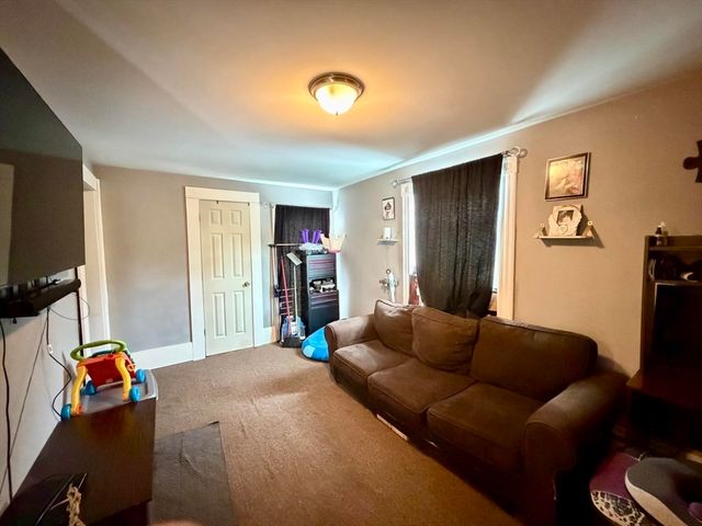 827-831 Armory St, Springfield, MA 01107