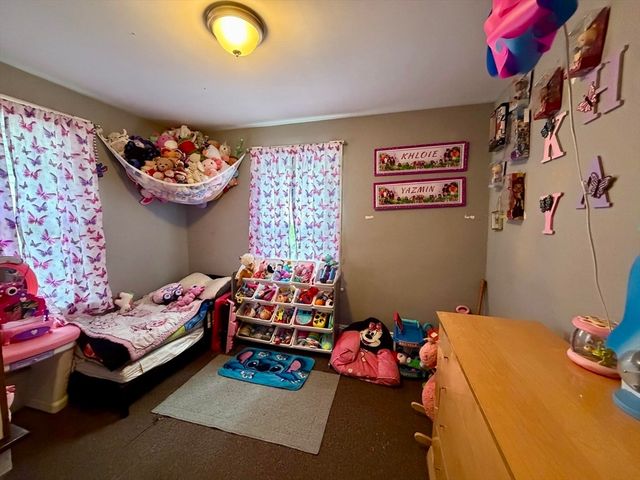 827-831 Armory St, Springfield, MA 01107