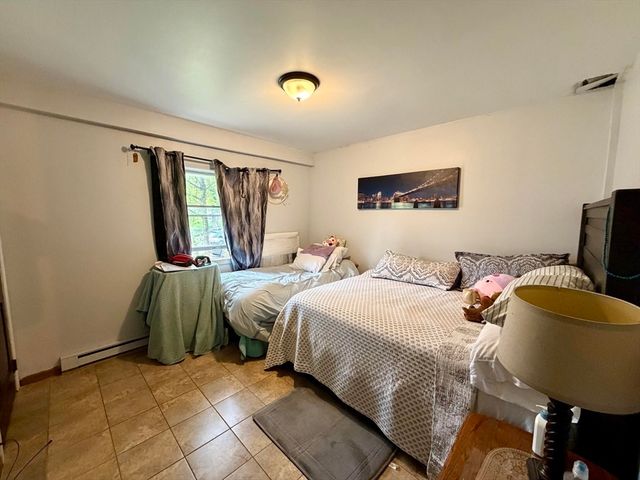 827-831 Armory St, Springfield, MA 01107