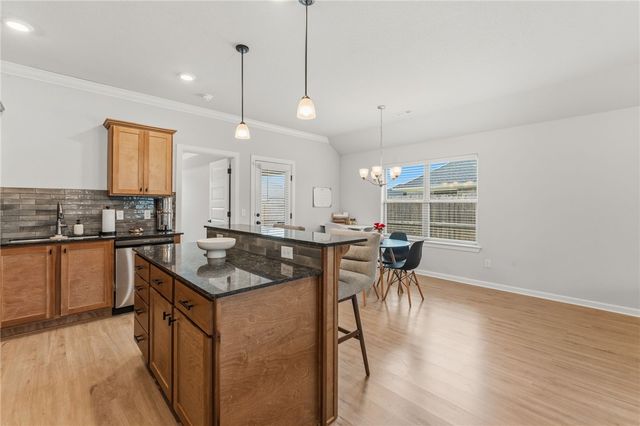 61 Manhattan Way, Fayetteville, AR 72704