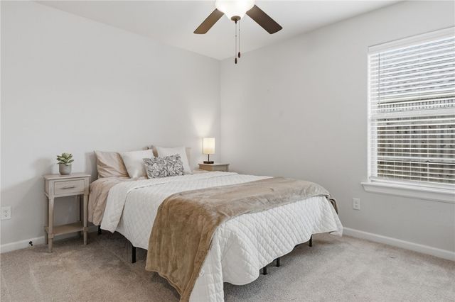 61 Manhattan Way, Fayetteville, AR 72704