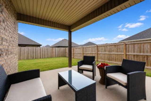61 Manhattan Way, Fayetteville, AR 72704