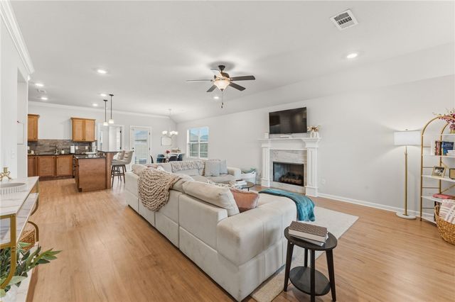 61 Manhattan Way, Fayetteville, AR 72704