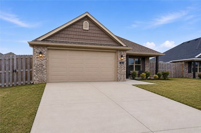 61 Manhattan Way, Fayetteville, AR 72704