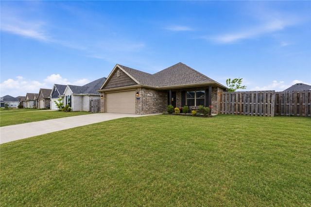 61 Manhattan Way, Fayetteville, AR 72704