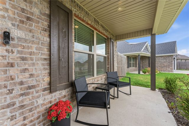 61 Manhattan Way, Fayetteville, AR 72704