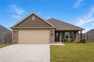 61 Manhattan Way, Fayetteville, AR 72704