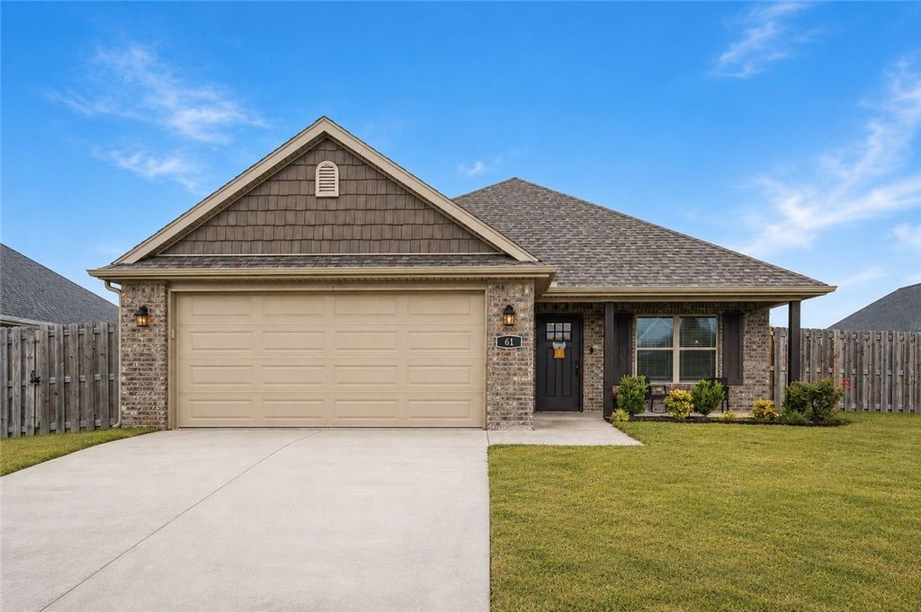 61 Manhattan Way, Fayetteville, AR 72704