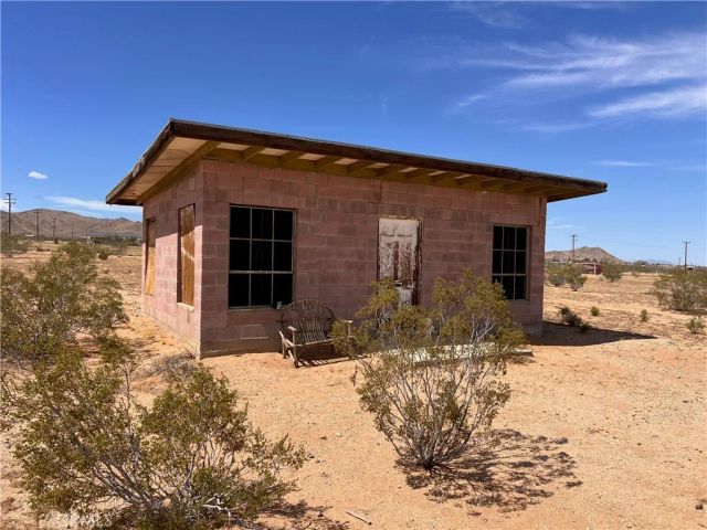 56172 Cone, Landers, CA 92285