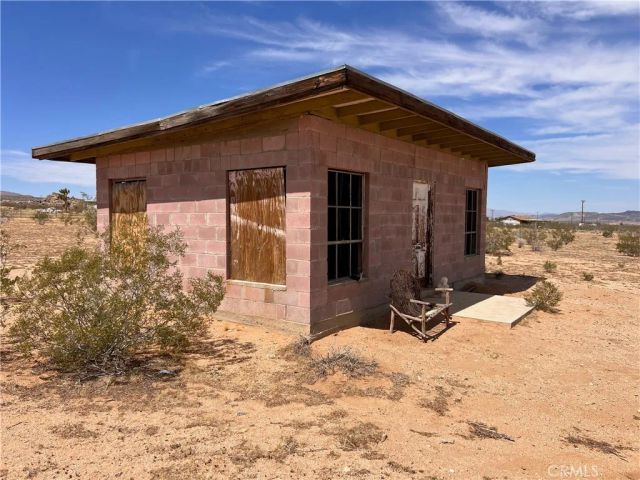 56172 Cone, Landers, CA 92285