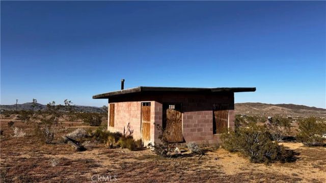 56172 Cone, Landers, CA 92285