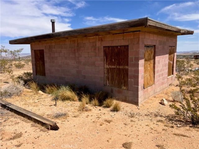 56172 Cone, Landers, CA 92285