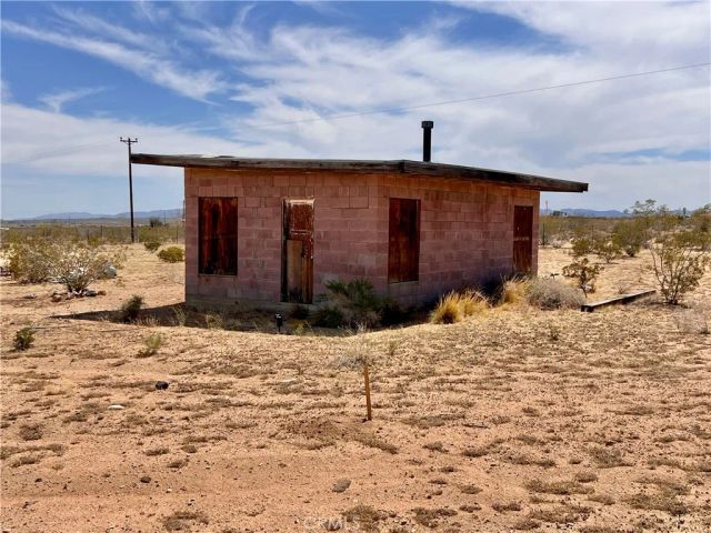 56172 Cone, Landers, CA 92285