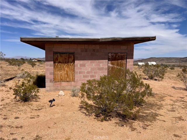 56172 Cone, Landers, CA 92285