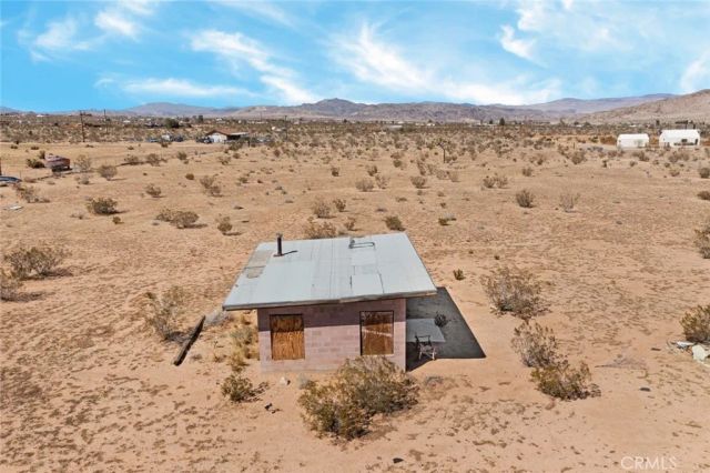 56172 Cone, Landers, CA 92285