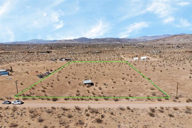 56172 Cone, Landers, CA 92285