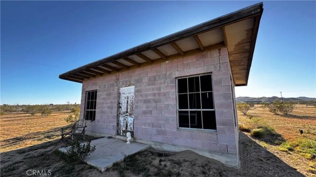 56172 Cone, Landers, CA 92285