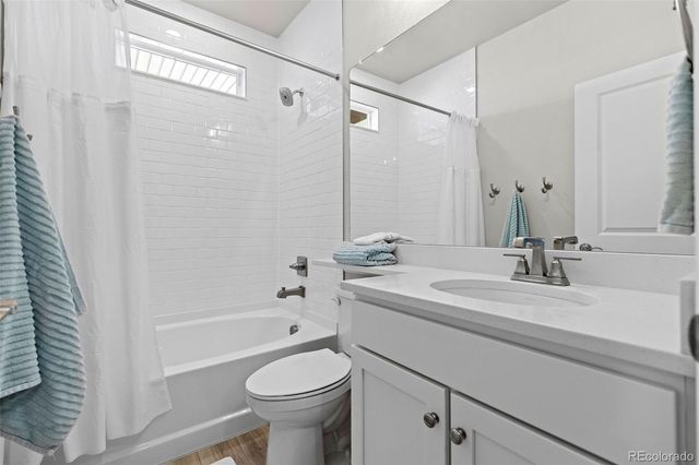 5126 N Quemoy Court, Aurora, CO 80019