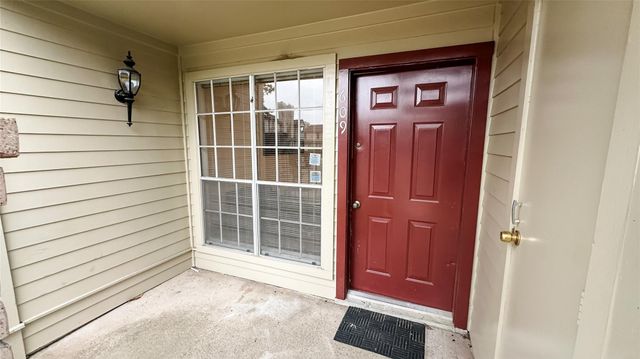 2120 El Paseo Street 609, Houston, TX 77054