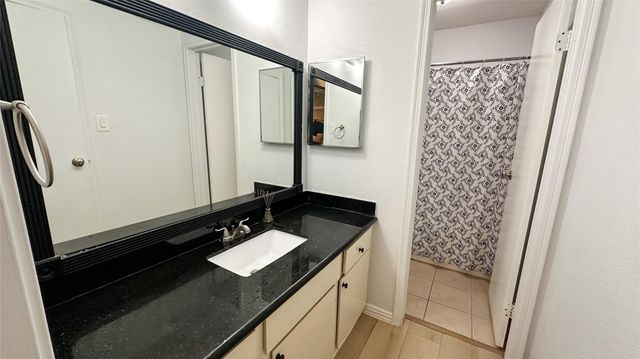 2120 El Paseo Street 609, Houston, TX 77054