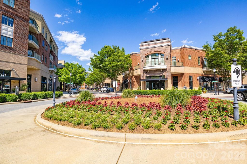 721 Governor Morrison Street 508, Charlotte, NC 28211